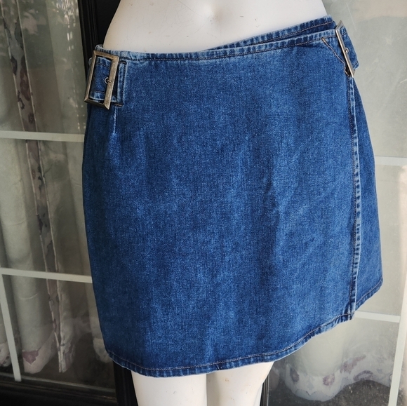 VTG 90s GUESS Buckle Wrap Denim Skirt - Picture 7 of 7